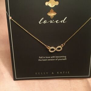 NWT. Kelly & Katie Necklace Goldtone